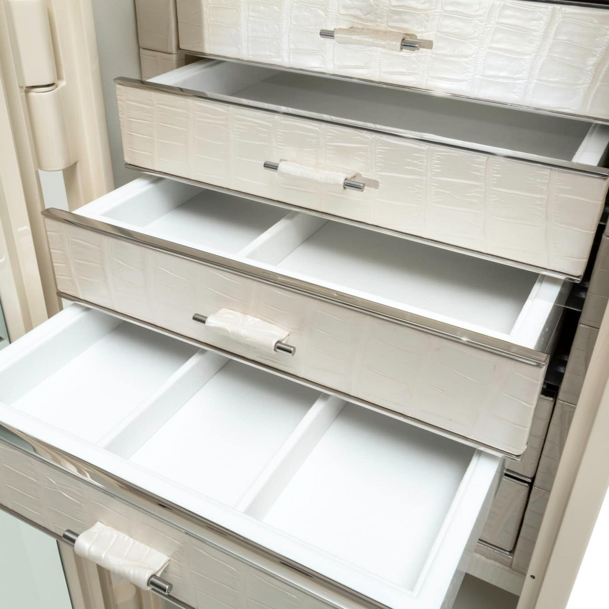 The Gem: Leather Jewelry Safe